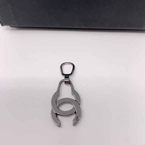 Three CHANEL Metal Zipper Pull - Picture 7 of 11
